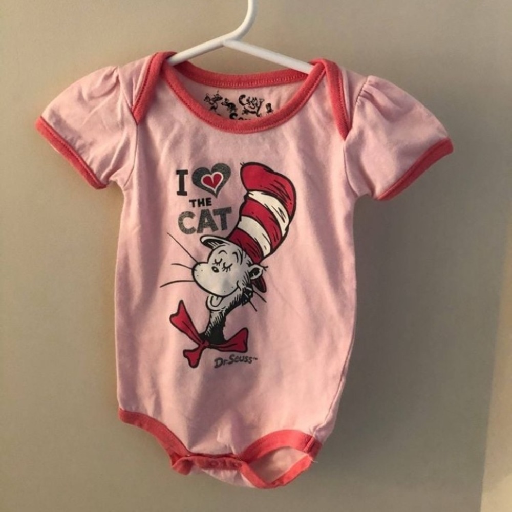 Girls Onesie Bodysuit Short Sleeve (Dr Seuss) - Size 9
Months